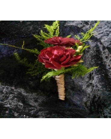 Burgandy Miniature Carnations Bout